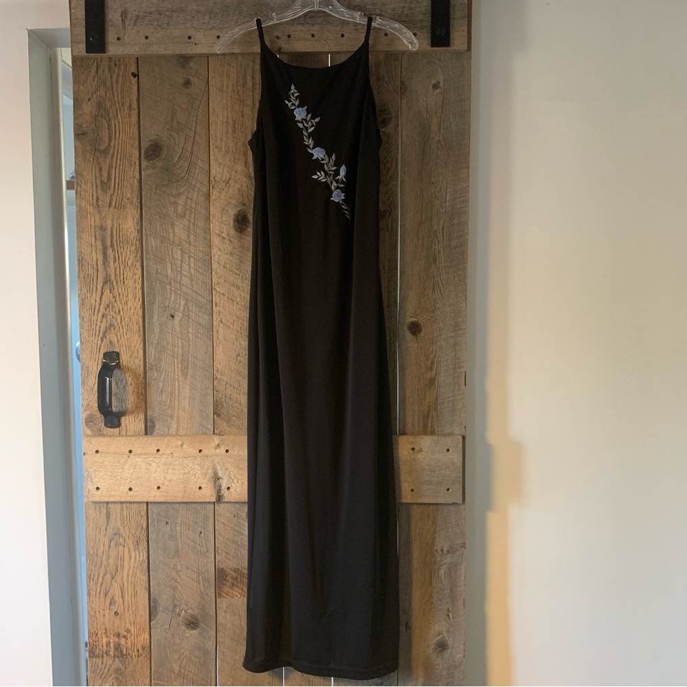 Women’s 9 Vintage CITY TRIANGLES Black Maxi Dress Lt Blue Floral Embroidery USA
